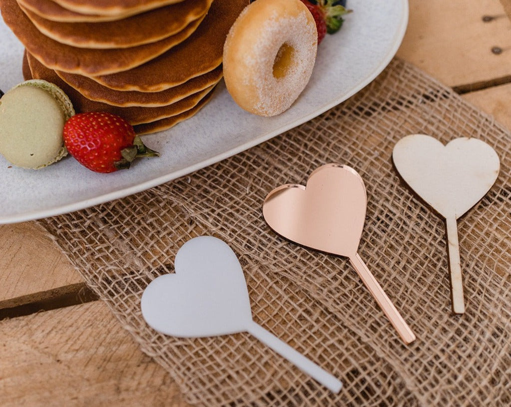 Set di mini cake topper a forma di cuore